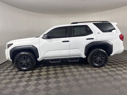Used 2026 Toyota 4Runner SR5 AWD/4WD image 7