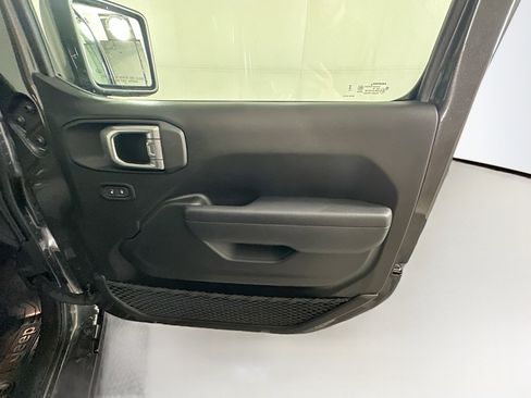 Used 2024 Jeep Wrangler Willys image 30