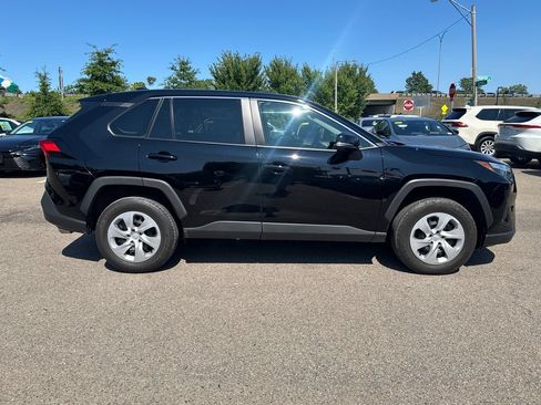 Used 2025 Toyota RAV4 LE AWD/4WD image 9