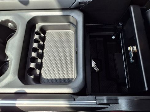 New 2026 RAM 1500 Laramie AWD/4WD image 11