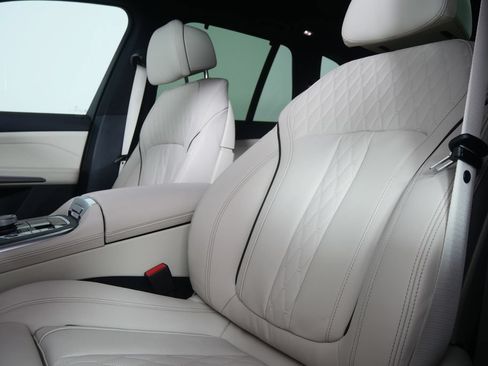 Used 2026 BMW X5 sDrive40i w/ Executive Package RWD image 11