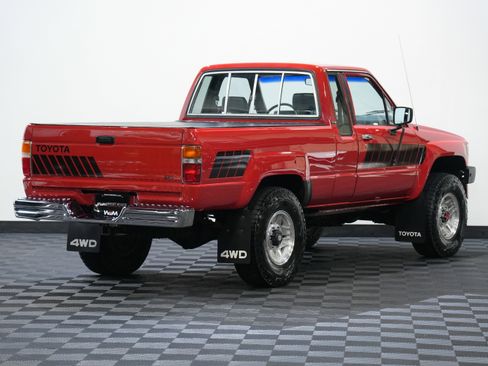 Used 1988 Toyota Pickup Deluxe image 6