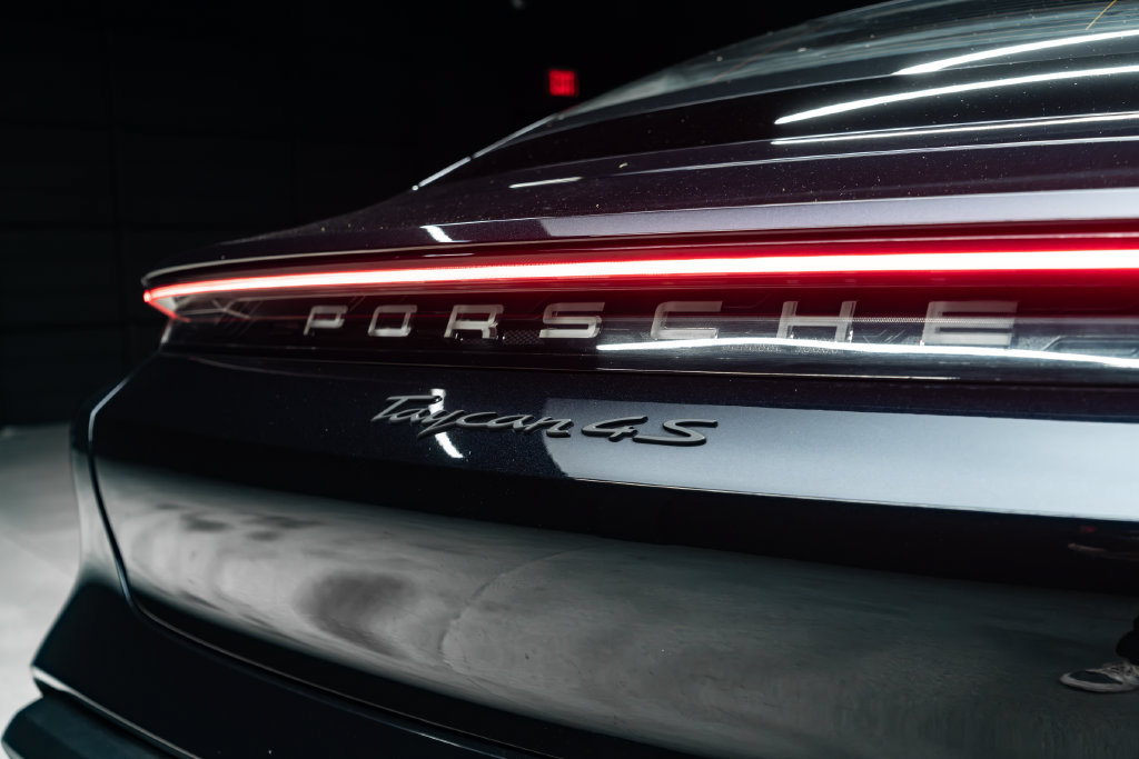 Used 2022 Porsche Taycan 4S AWD/4WD image 13