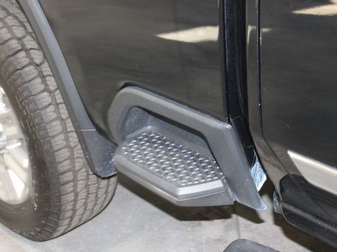 Used 2024 Chevrolet Silverado 2500 High Country image 13