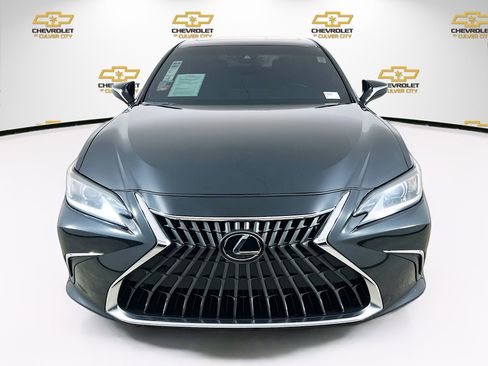 Used 2024 Lexus ES 300h w/ Premium Package image 2