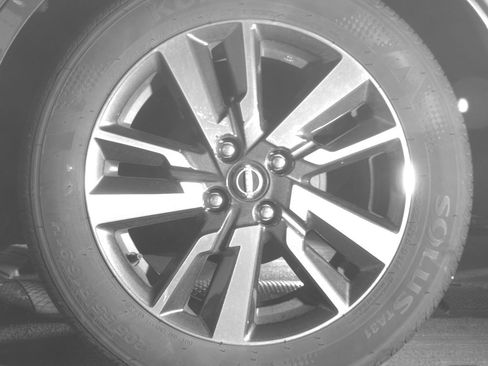 Used 2025 Nissan Versa SV image 14