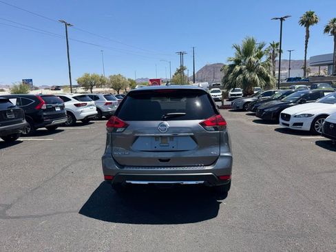 Used 2018 Nissan Rogue SL w/ Premium Package FWD image 6