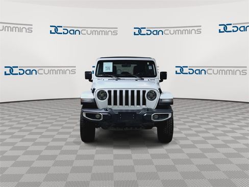 Used 2020 Jeep Wrangler Unlimited Sahara image 3