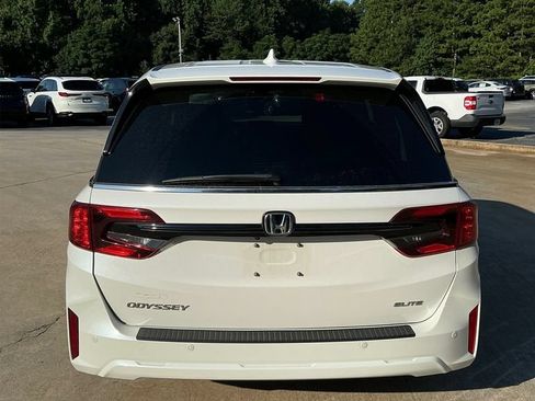 Used 2025 Honda Odyssey Elite image 3