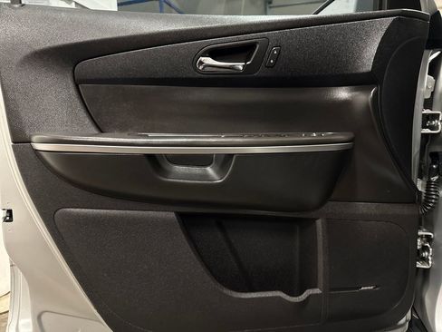 Used 2010 GMC Acadia SLT image 21