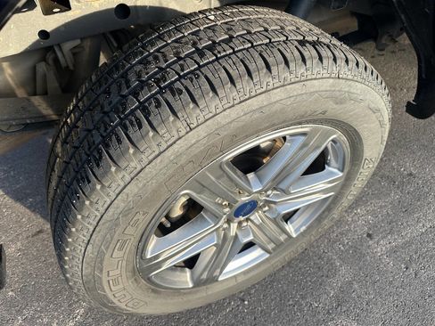 Used 2019 Ford F150 XLT w/ Equipment Group 302A Luxury AWD/4WD image 7