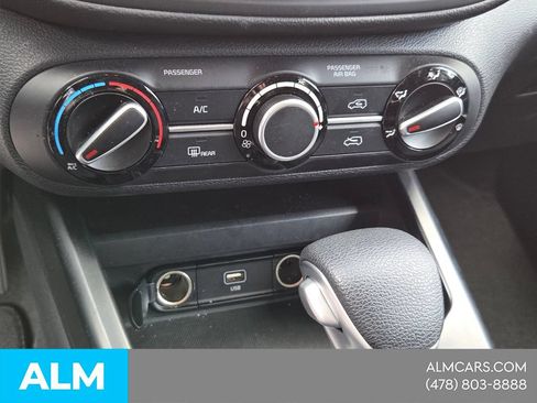 Used 2025 Kia Soul LX w/ LX Technology Package FWD image 23
