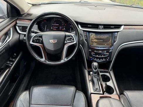 Used 2019 Cadillac XTS Luxury image 10
