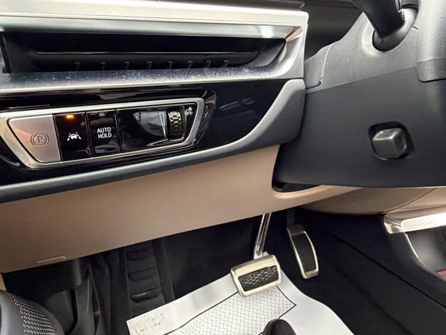 Used 2026 Cadillac Lyriq Signature Luxury w/ Nappa Leather Package AWD/4WD image 23