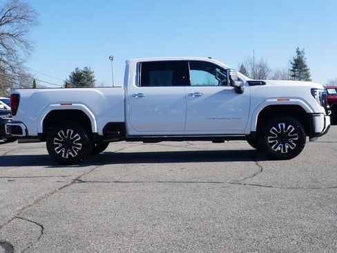 Used 2024 GMC Sierra 2500 Denali Ultimate w/ Snow Plow Prep/Camper Package image 7