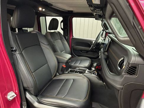 Used 2024 Jeep Wrangler Unlimited Sahara w/ Technology Group AWD/4WD image 36