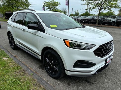 New 2024 Ford Edge SE w/ Black Appearance Package image 3