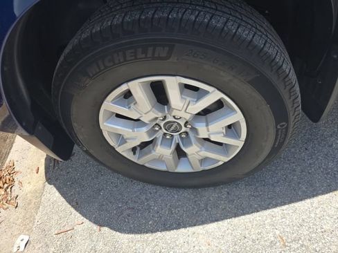 Certified 2022 Nissan Frontier SV RWD image 15