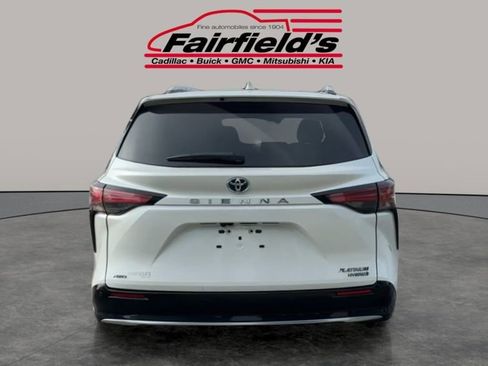 Used 2022 Toyota Sienna Platinum image 4