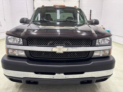 Used 2004 Chevrolet Silverado 2500 LS w/ Heavy-Duty Power Package AWD/4WD image 10