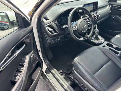 Used 2022 Kia Seltos SX w/ Sunroof Package AWD/4WD image 9