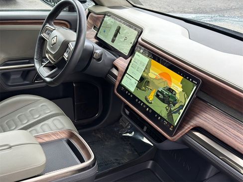 Used 2022 Rivian R1T Adventure image 13