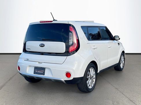 Used 2018 Kia Soul + image 7