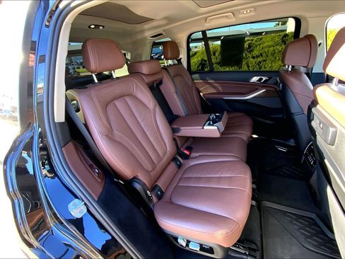 Used 2020 BMW X7 xDrive40i w/ Cold Weather Package image 18