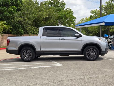 Used 2019 Honda Ridgeline Sport image 2