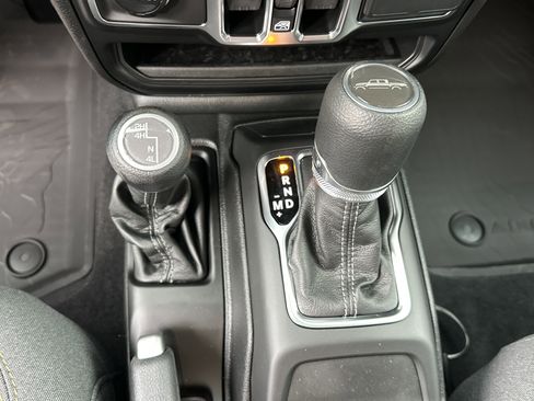 New 2026 Jeep Gladiator Sport image 4