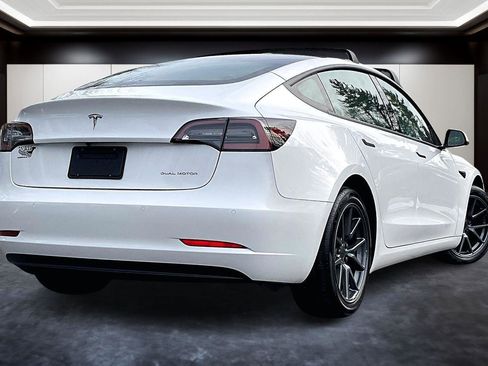 Used 2022 Tesla Model 3 Long Range image 2
