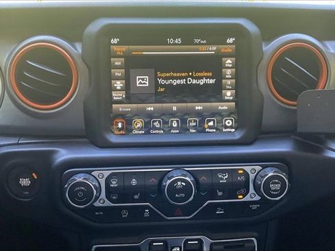 Used 2022 Jeep Gladiator Mojave w/ Cold Weather Group AWD/4WD image 15
