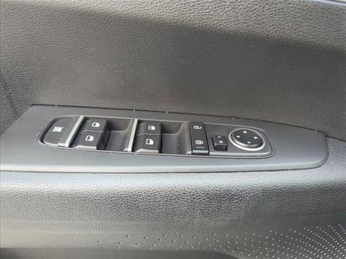 Used 2022 Kia Forte LXS image 27