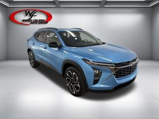 New 2026 Chevrolet Trax RS w/ Sunroof Package FWD video 2