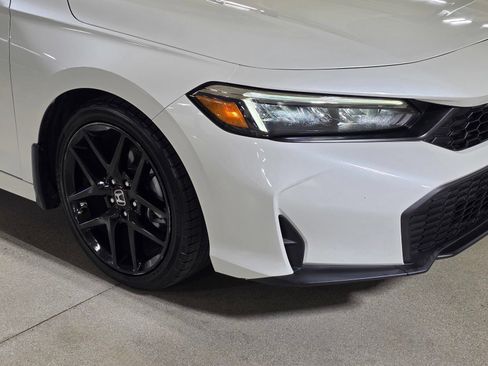 Used 2025 Honda Civic Sport image 10