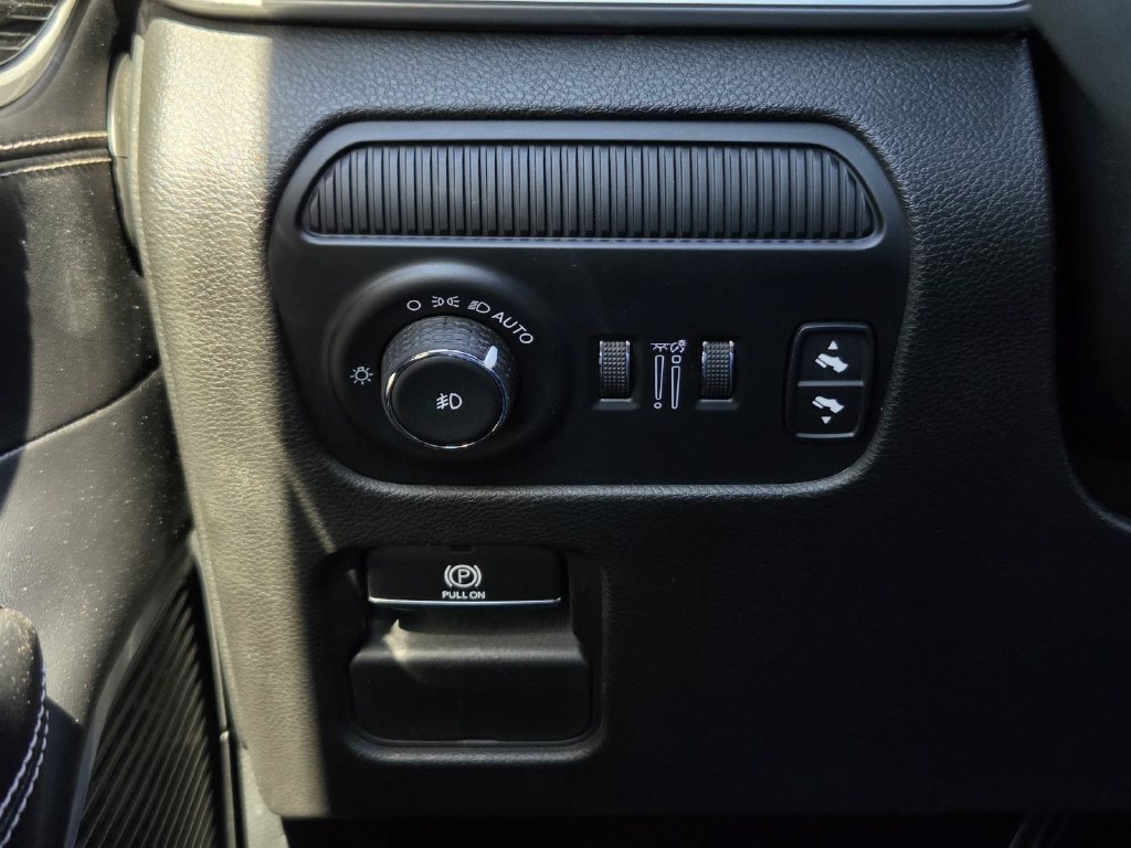 Used 2022 Jeep Wagoneer Series II RWD image 19