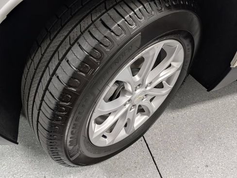 Used 2021 Chevrolet Equinox LS FWD image 8