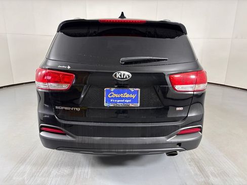 Used 2016 Kia Sorento FWD image 7