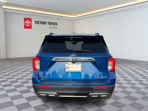 Used 2023 Ford Explorer XLT w/ Equipment Group 202A image 5