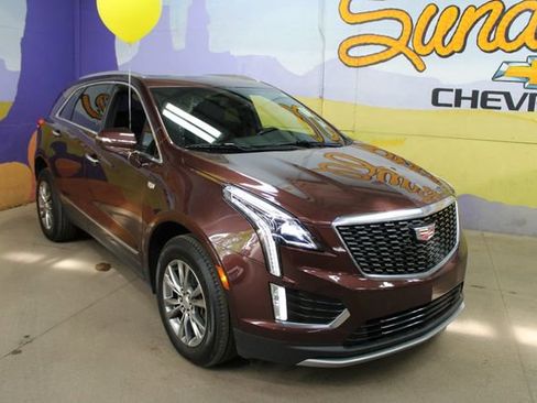 Used 2022 Cadillac XT5 Premium Luxury AWD/4WD image 2