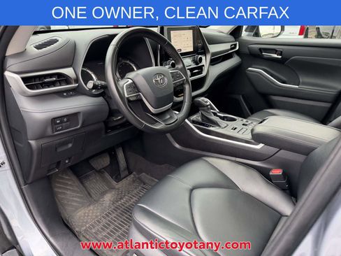 Used 2023 Toyota Highlander XLE AWD/4WD image 11
