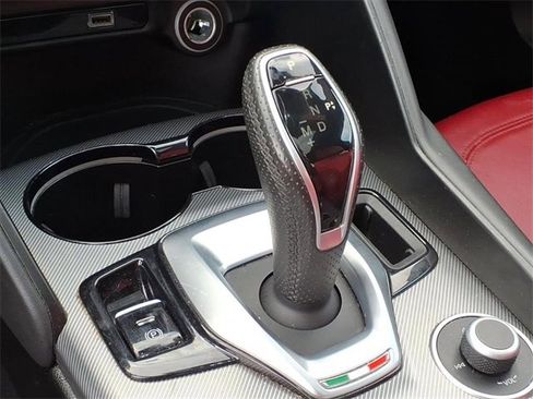 Used 2023 Alfa Romeo Giulia Veloce image 12