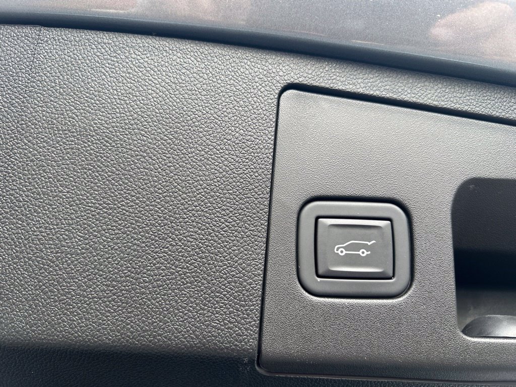 Used 2024 Cadillac XT4 Sport FWD image 27