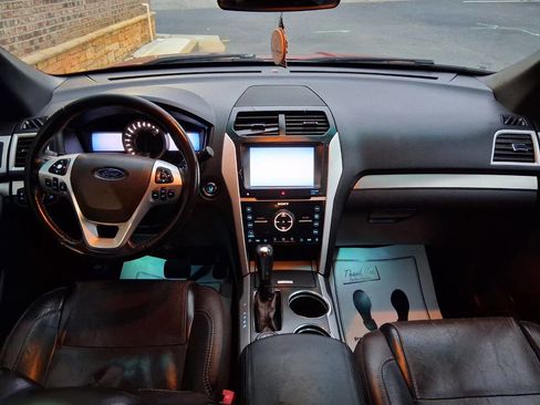 Used 2013 Ford Explorer Sport image 14