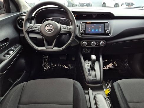 Used 2024 Nissan Kicks S image 21