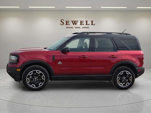 Used 2025 Ford Bronco Sport Outer Banks AWD/4WD image 2