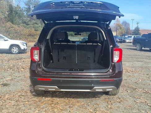 Certified 2022 Ford Explorer XLT w/ Equipment Group 202A image 9
