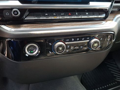 Used 2024 Chevrolet Silverado 1500 LT AWD/4WD image 16
