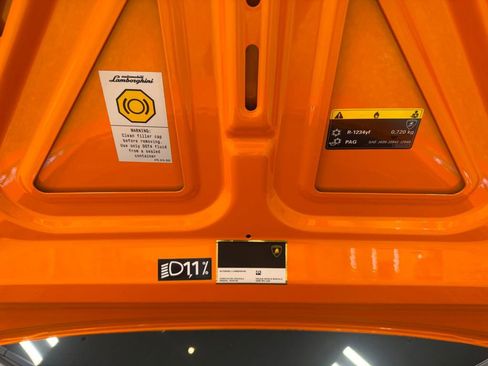 Used 2021 Lamborghini Huracan EVO image 39