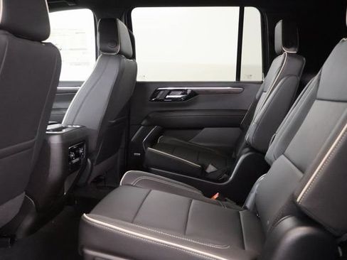 New 2026 Chevrolet Suburban Premier w/ Sun And Tow Package AWD/4WD image 29